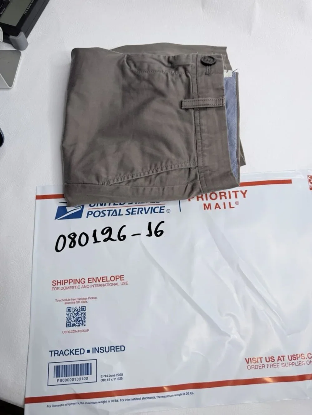 Women’s Banana Republic Cotton Khaki Shorts Size 2